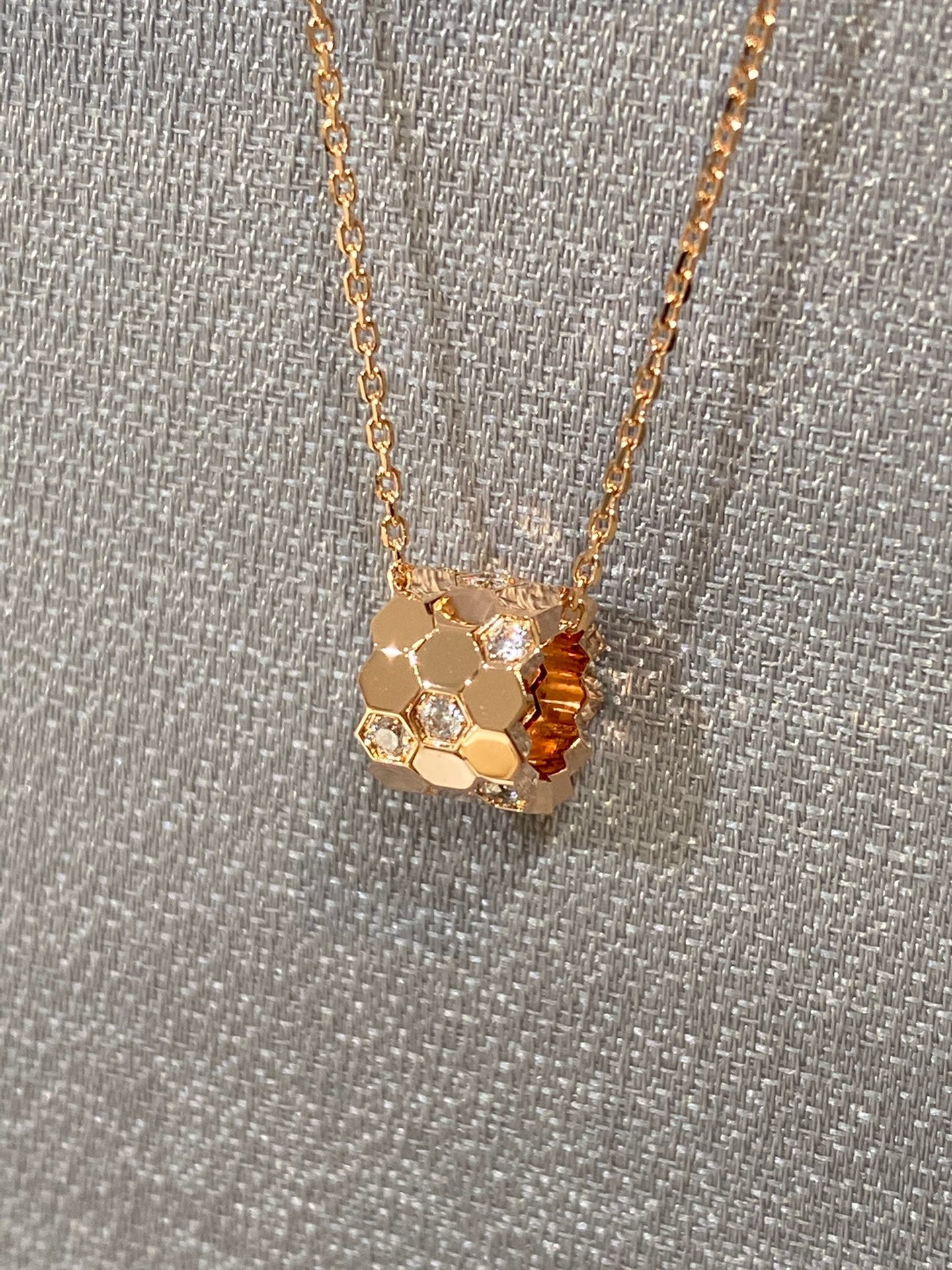 [CharmAmor]BEE LOVE DIAMOND NECKLACE