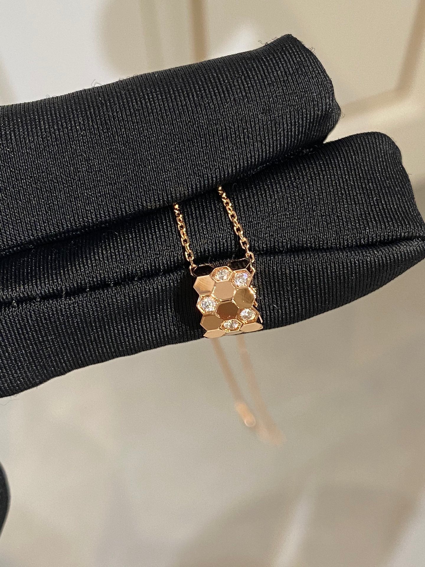 [CharmAmor]BEE LOVE DIAMOND NECKLACE