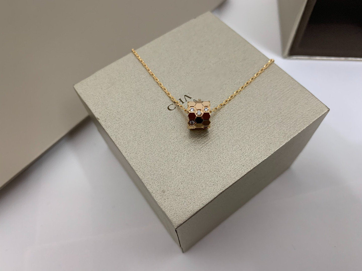 [CharmAmor]BEE LOVE DIAMOND NECKLACE