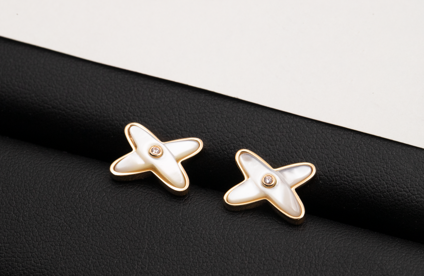 [CharmAmor]JEUX DE WHITE MOP PINK GOLD DIAMOND EARRINGS
