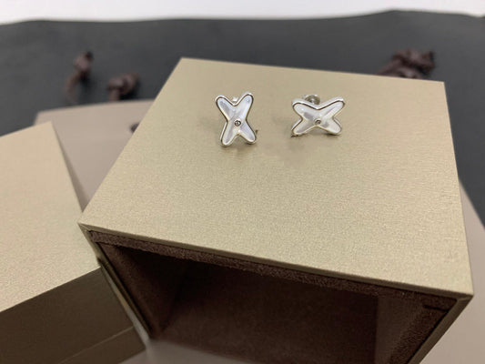 [CharmAmor]JEUX DE WHITE MOP SILVER DIAMOND EARRINGS