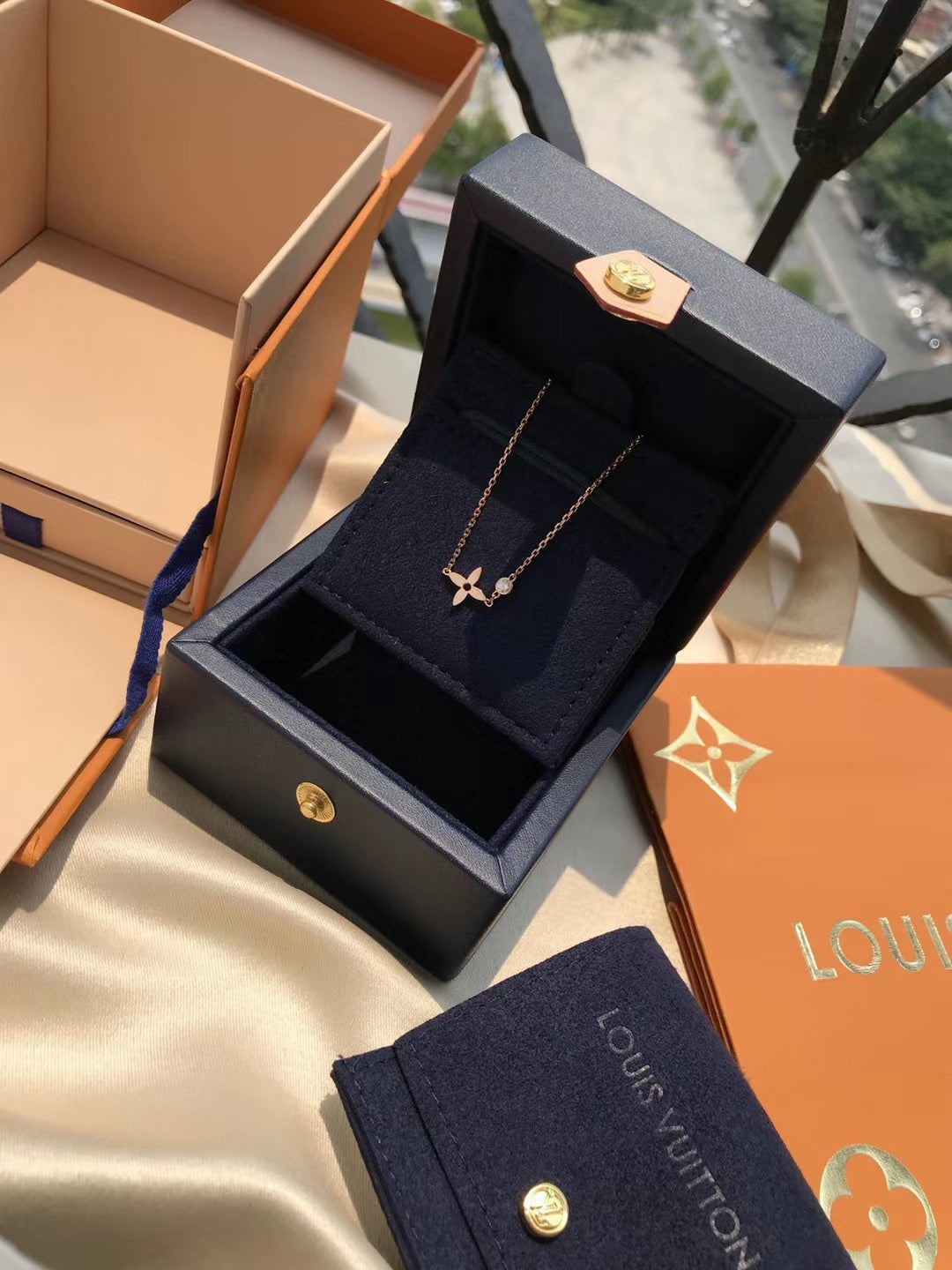 [CharmAmor]BLOSSOM PENDANT PINK GOLD AND DIAMOND