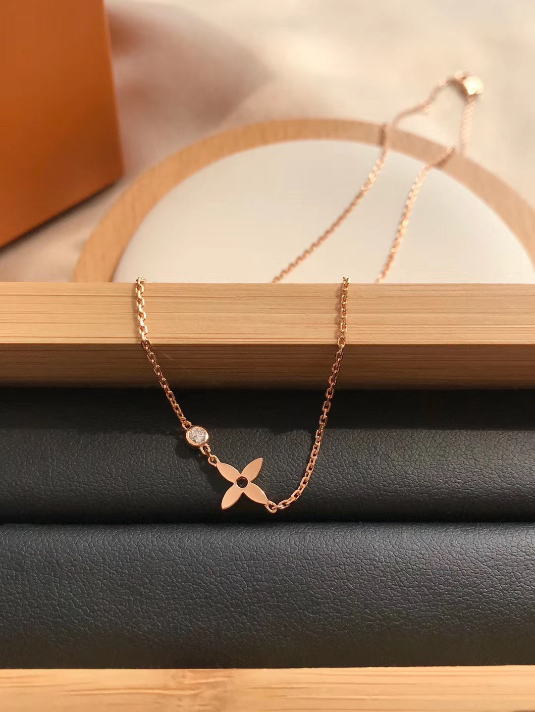 [CharmAmor]BLOSSOM PENDANT PINK GOLD AND DIAMOND