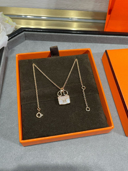 [CharmAmor]H CIRCE MOISSANITE PENDANT NECKLACE GOLD
