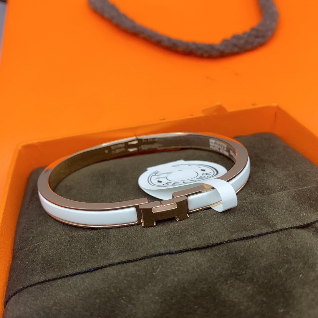 [CharmAmor]CLASSIC HM CLIC WHITE 8MM ENAMEL BRACELET