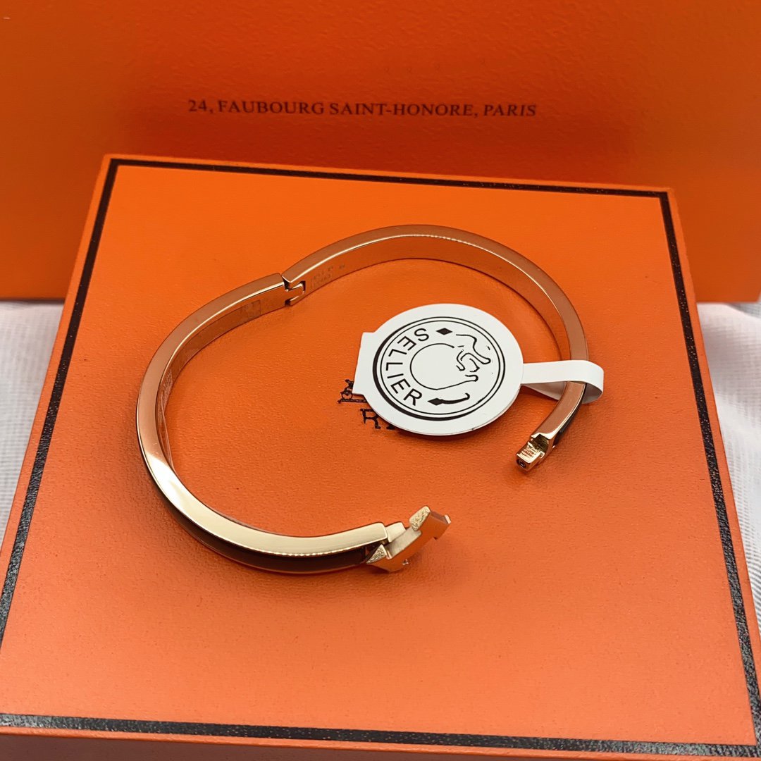 [CharmAmor]CLASSIC HM CLIC BLACK 8MM ENAMEL BRACELET