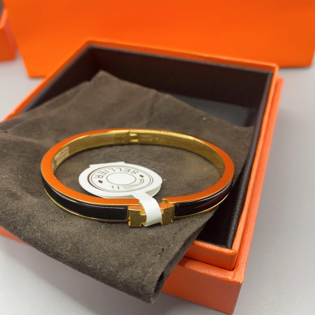 [CharmAmor]CLASSIC HM CLIC BLACK 8MM ENAMEL BRACELET
