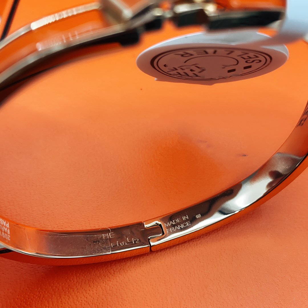 [CharmAmor]CLASSIC HM CLIC RED 8MM ENAMEL BRACELET
