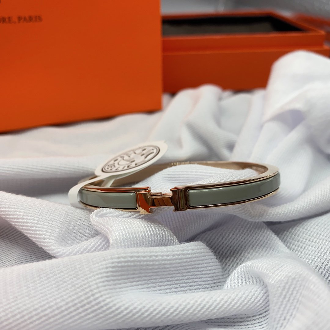 [CharmAmor]CLASSIC HM CLIC GREEN 8MM ENAMEL BRACELET