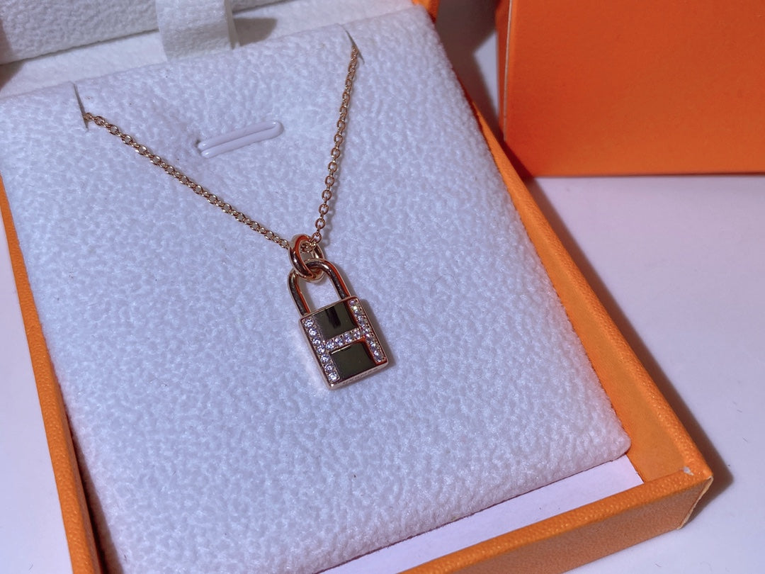[CharmAmor]HM ADVANCED NICHE LOCK HEAD NECKLACE DIAMONDS