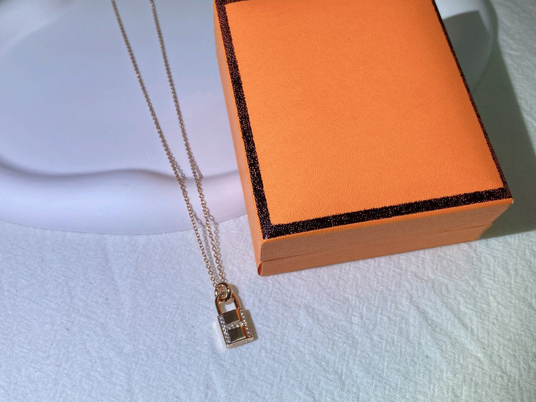 [CharmAmor]HM ADVANCED NICHE LOCK HEAD NECKLACE DIAMONDS