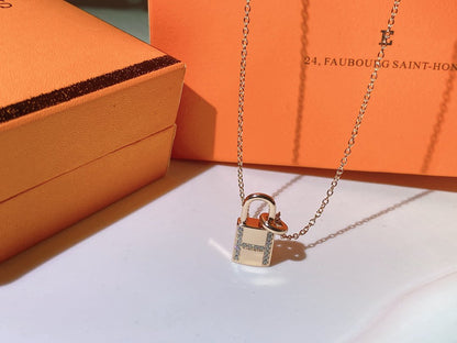 [CharmAmor]HM ADVANCED NICHE LOCK HEAD NECKLACE DIAMONDS