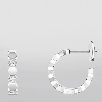 [CharmAmor]Hollow Design Four-Leaf Clover Flower Shape Ring