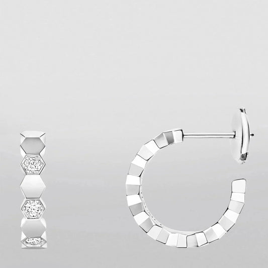 [CharmAmor]Hollow Design Four-Leaf Clover Flower Shape Ring