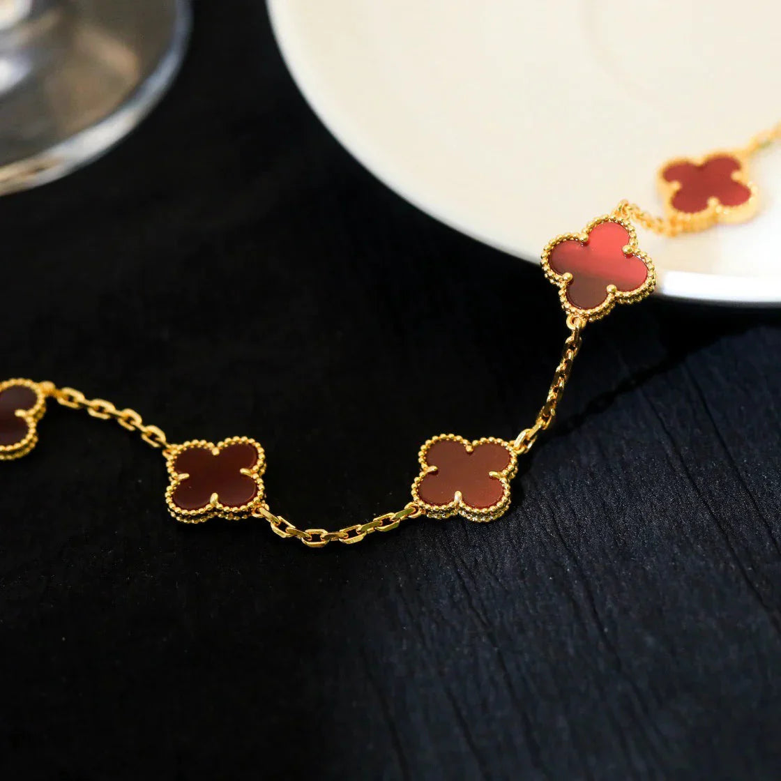 [CharmAmor] CLOVER 5 MOTIF RED CORNELIAN BRACELET COLLECTION