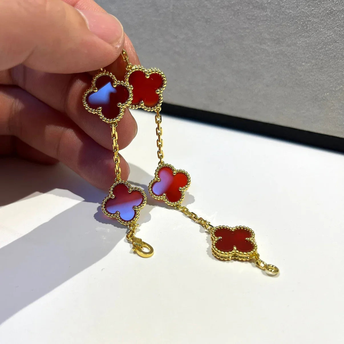 [CharmAmor] CLOVER 5 MOTIF RED CORNELIAN BRACELET COLLECTION