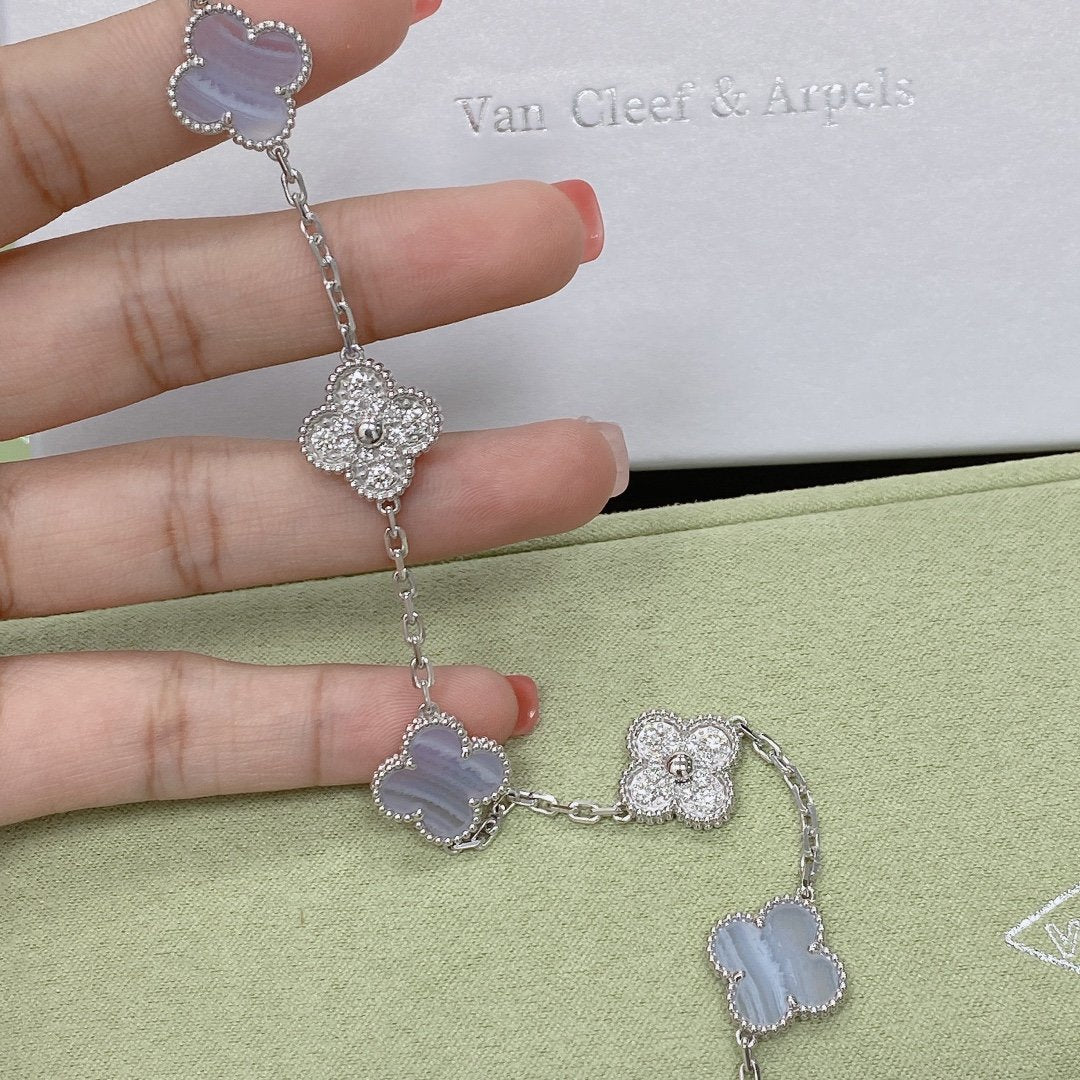 [CharmAmor] CLOVER 5 MOTIF PURPLE CHALCEDONY BRACELET COLLECTION