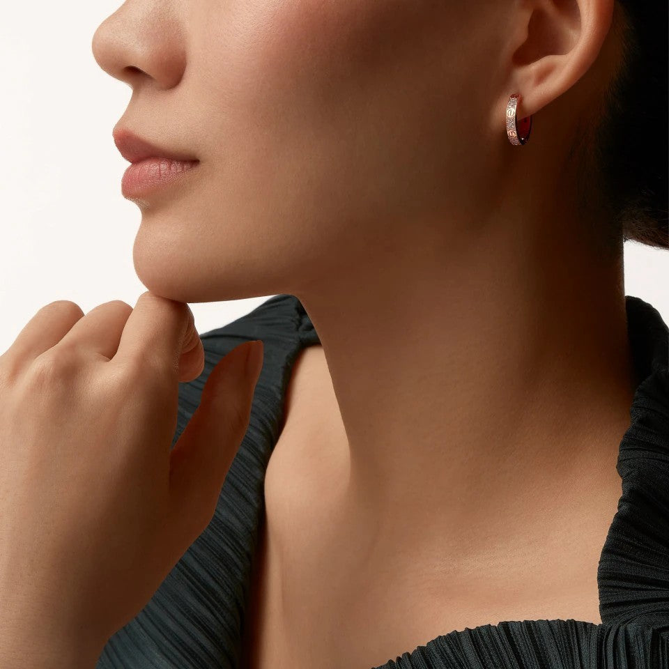 [CharmAmor]LOVE 3.3MM DANGLE HALF DIAMOND EARRINGS