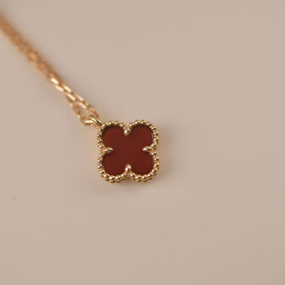 [CharmAmor]CLOVER MINI 9.5MM WHITE CARNELIANS NECKLACE