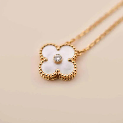 [CharmAmor]CLOVER 15MM DIAMOND WHITE FRITILLARIA NECKLACE