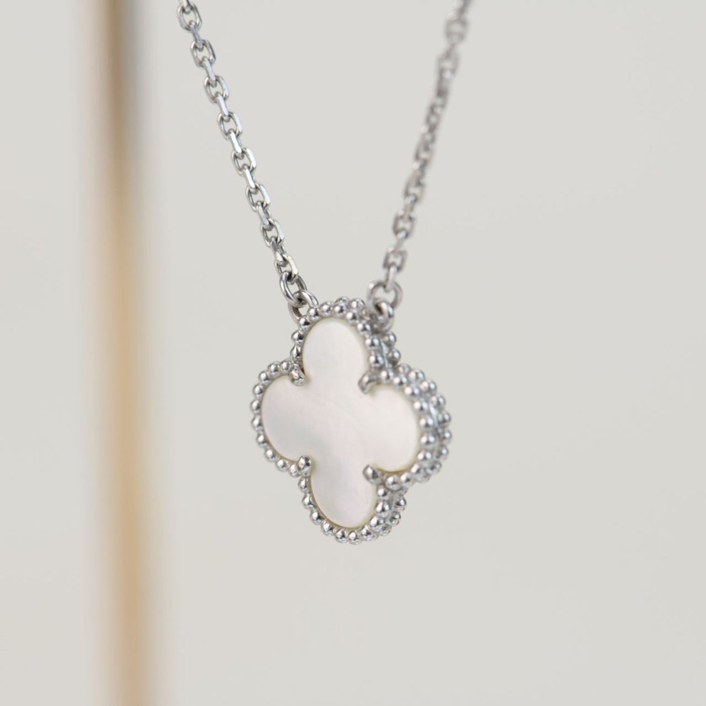 [CharmAmor]CLOVER  15MM WHITE MOTHER-OF-PEARL SILVER