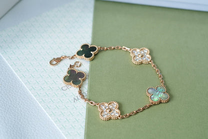 [CharmAmor] CLOVER 5 MOTIF GRAY MOP BRACELET COLLECTION