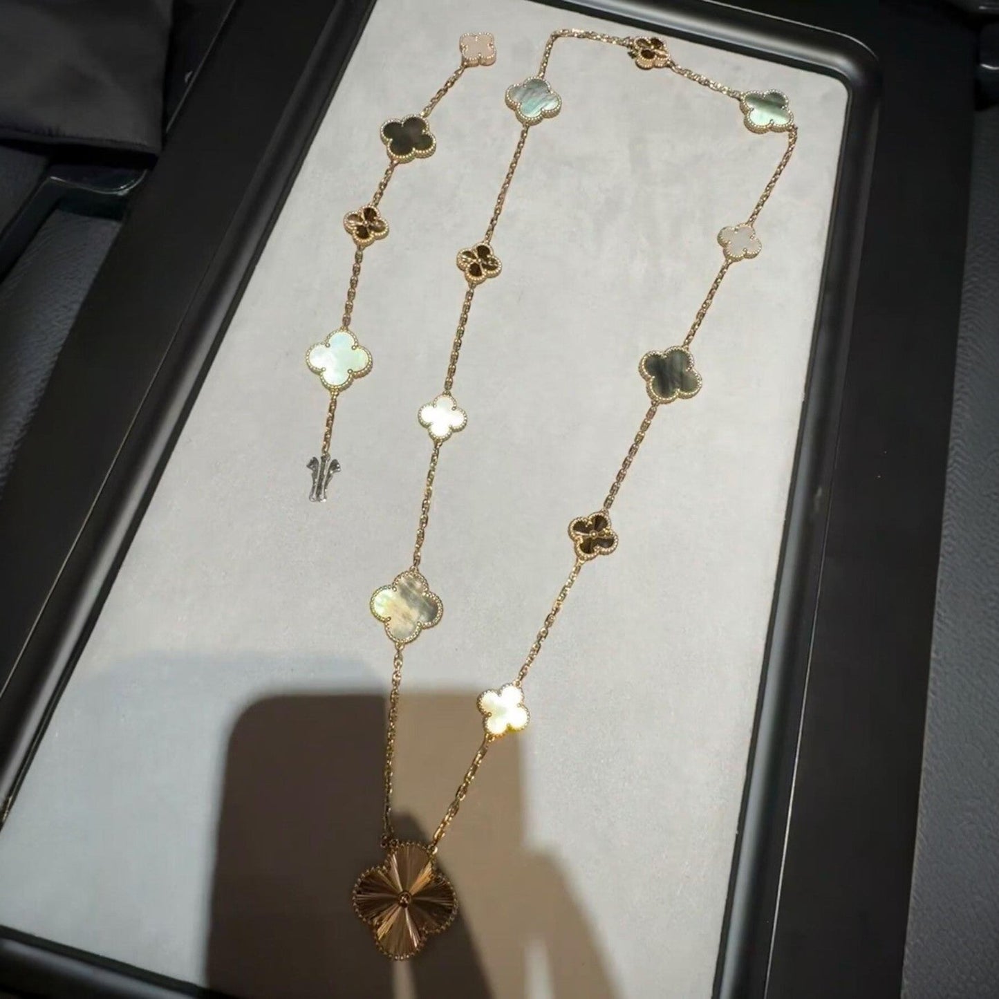 [CharmAmor]DETACHABLE CLOVER 15(11+4) FLOWER ROSE GOLD NECKLACE SET