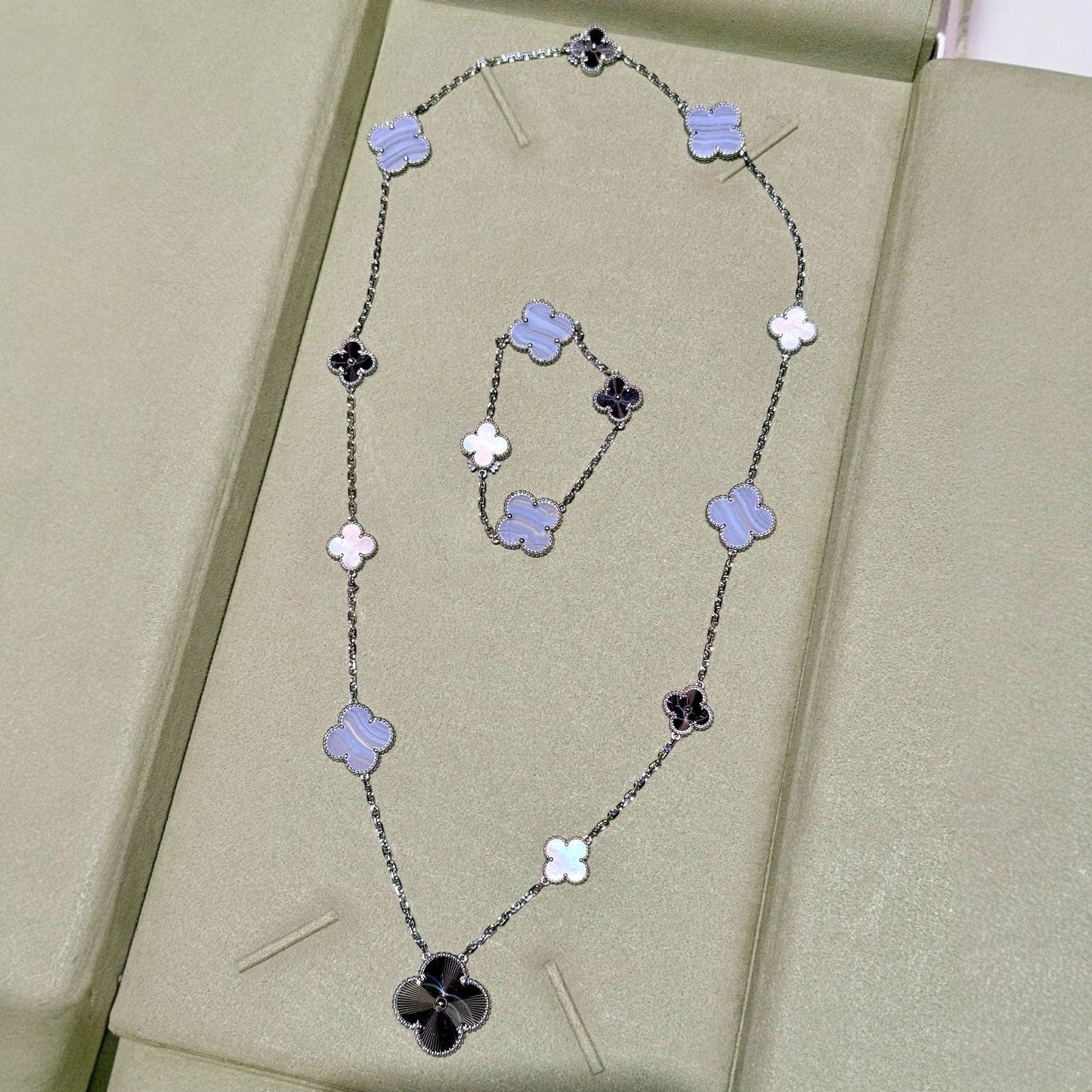[CharmAmor] DETACHABLE CLOVER 15(11+4) FLOWER SILVER NECKLACE SET