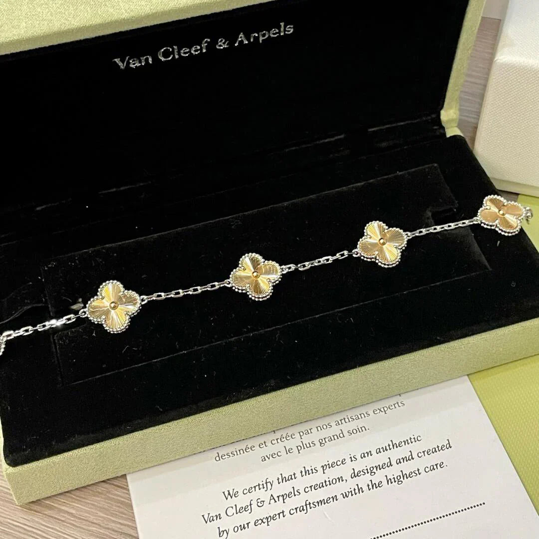 [CharmAmor] CLOVER 5 MOTIF LASER BRACELET COLLECTION