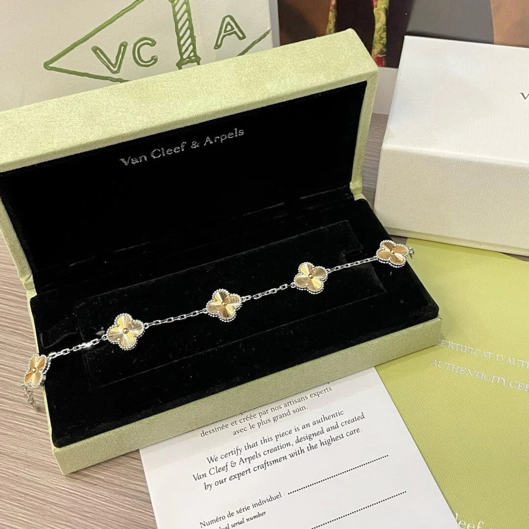 [CharmAmor] CLOVER 5 MOTIF LASER BRACELET COLLECTION