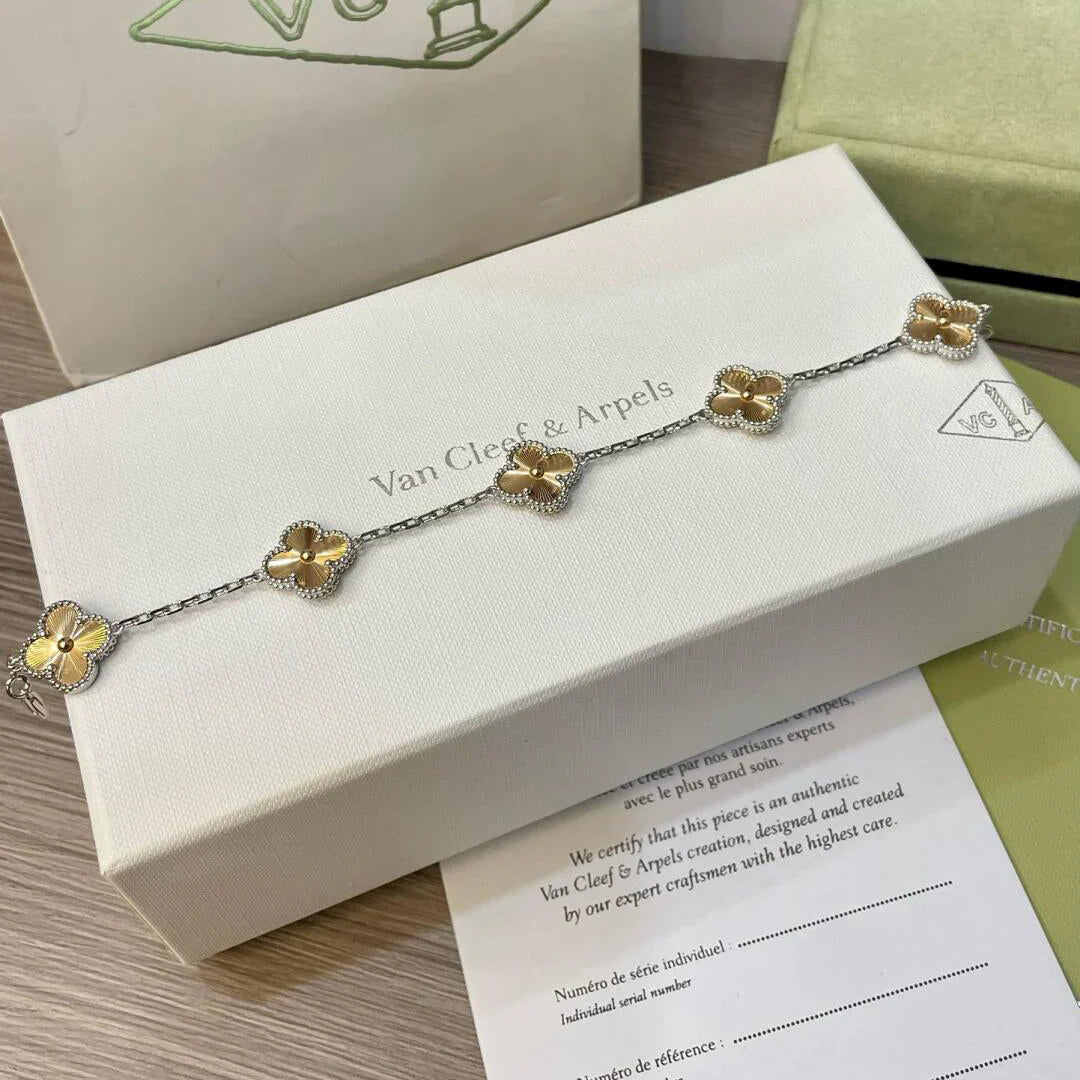 [CharmAmor] CLOVER 5 MOTIF LASER BRACELET COLLECTION