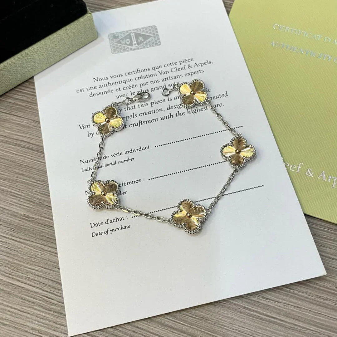 [CharmAmor] CLOVER 5 MOTIF LASER BRACELET COLLECTION