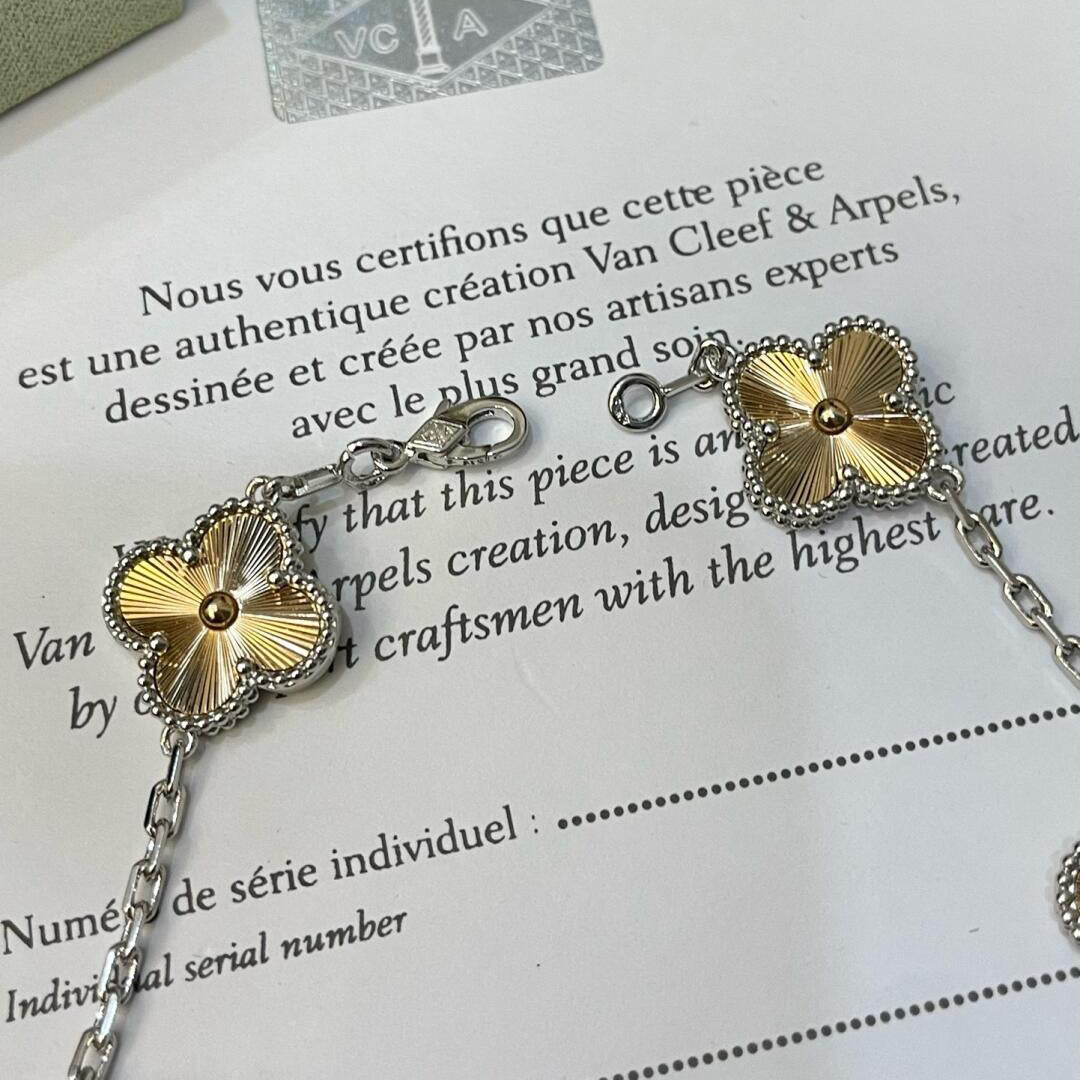 [CharmAmor]CLOVER  5 MOTIFS  CHRISTMAS LIMITED EDITION BRACELET