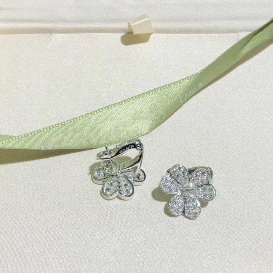 [CharmAmor]FRIVOLE SILVER FLOWER DIAMOND EARRINGS