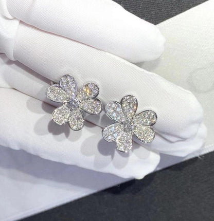 [CharmAmor]FRIVOLE SILVER FLOWER DIAMOND EARRINGS