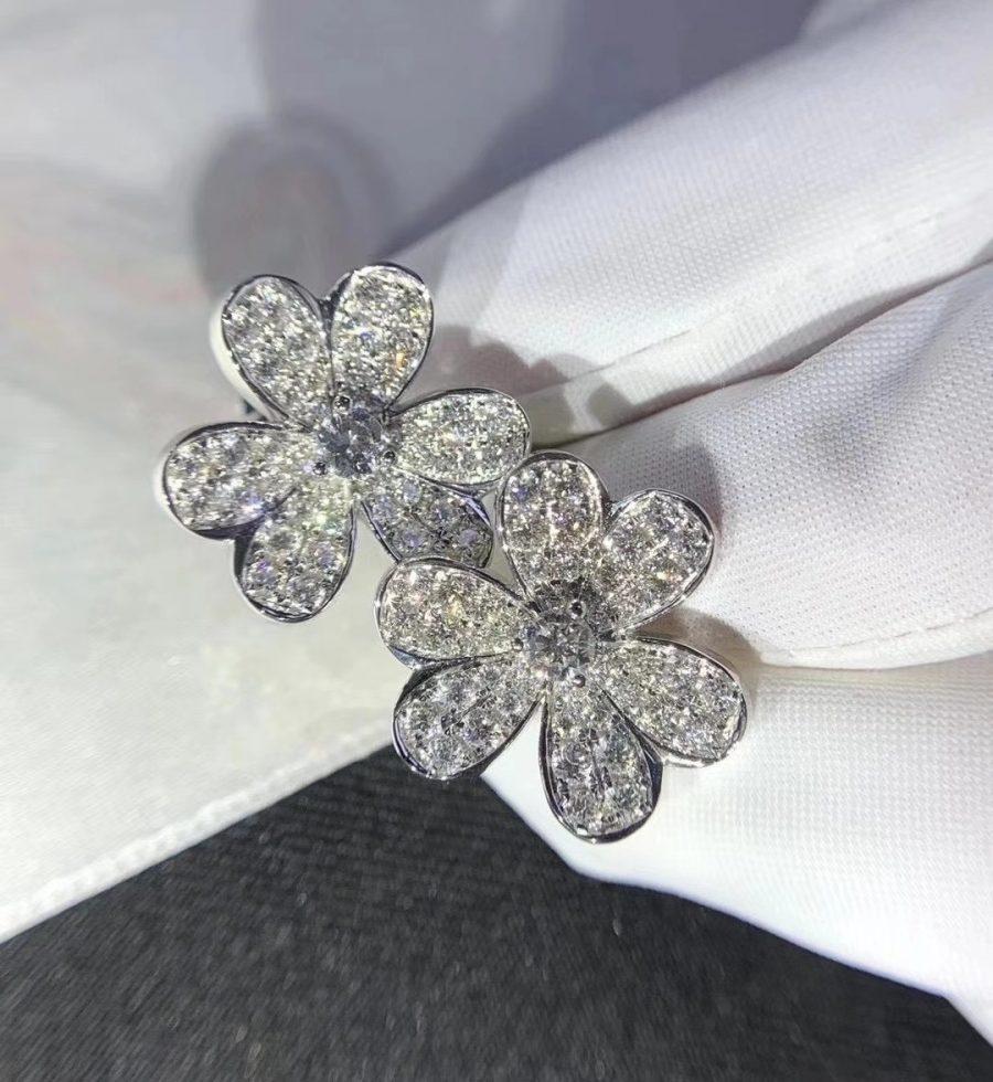 [CharmAmor]FRIVOLE SILVER FLOWER DIAMOND EARRINGS