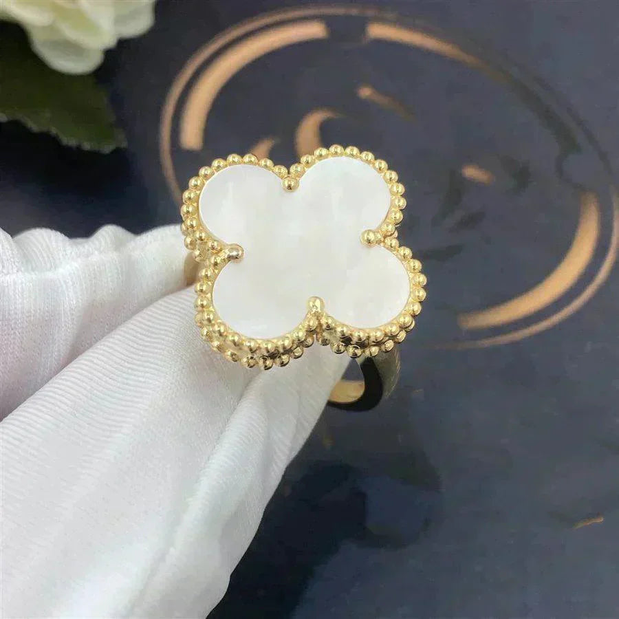 [CharmAmor]CLOVER WHITE MOP RING