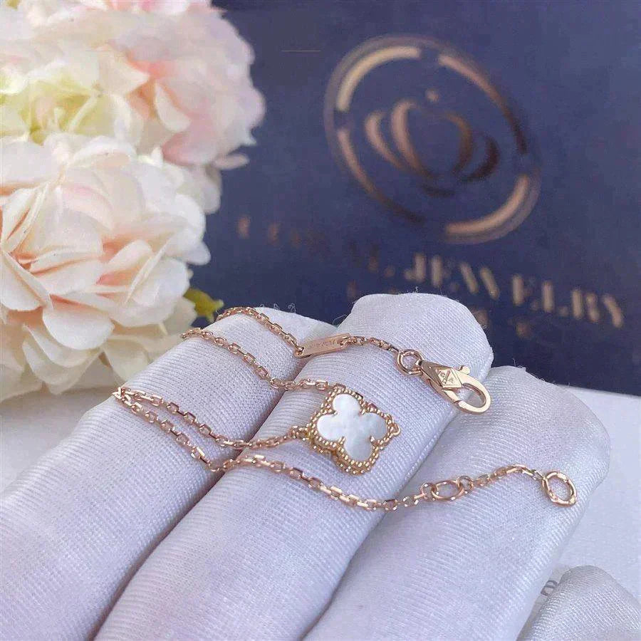[CharmAmor]CLOVER WHITE MOP SINGLE FLOWER BRACELET