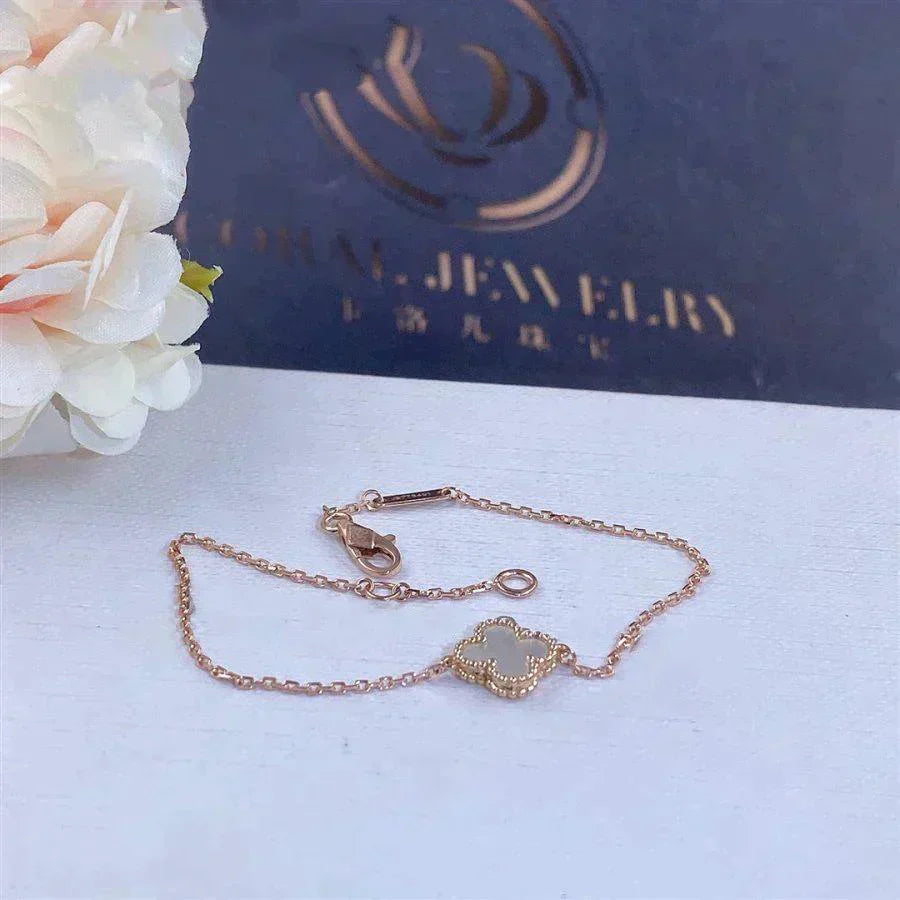 [CharmAmor]CLOVER WHITE MOP SINGLE FLOWER BRACELET