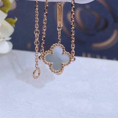 [CharmAmor]CLOVER WHITE MOP SINGLE FLOWER BRACELET