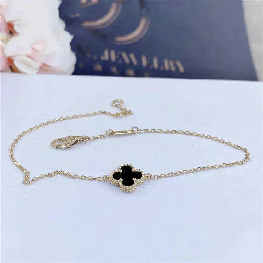 [CharmAmor]CLOVER ONYX SINGLE FLOWER BRACELET