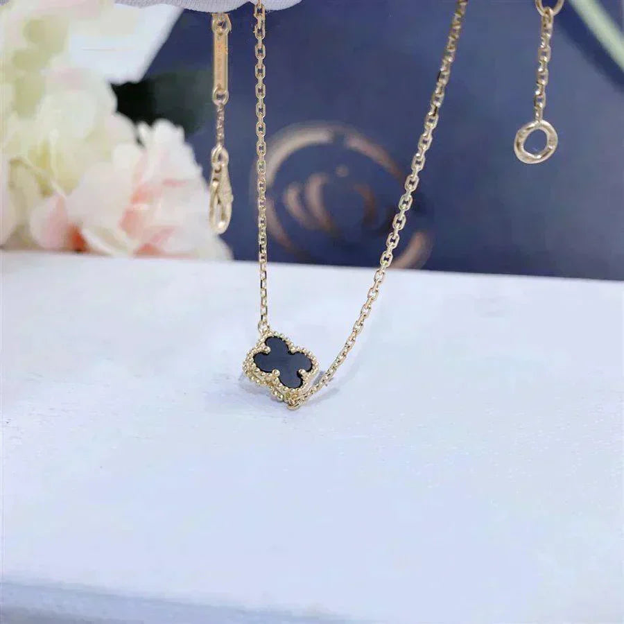 [CharmAmor]CLOVER ONYX SINGLE FLOWER BRACELET
