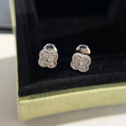 [CharmAmor]CLOVER MINI DIAMOND STUD EARRINGS