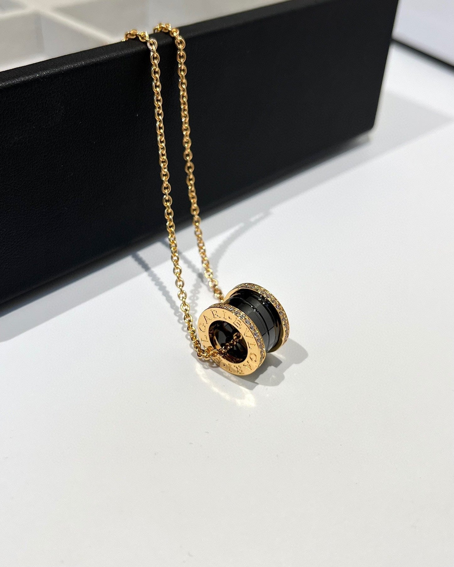 [CharmAmor]ZERO 1 BLACK CERAMIC DIAMOND PINK GOLD NECKLACE